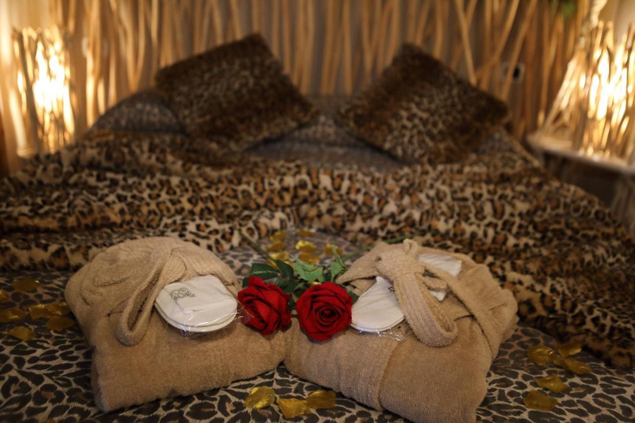 B&B Bellavista Exclusive In Zona Centrale Con Piscina Riscaldata E Jacuzzi Vista Lago Дезенцано-дель-Гарда Екстер'єр фото